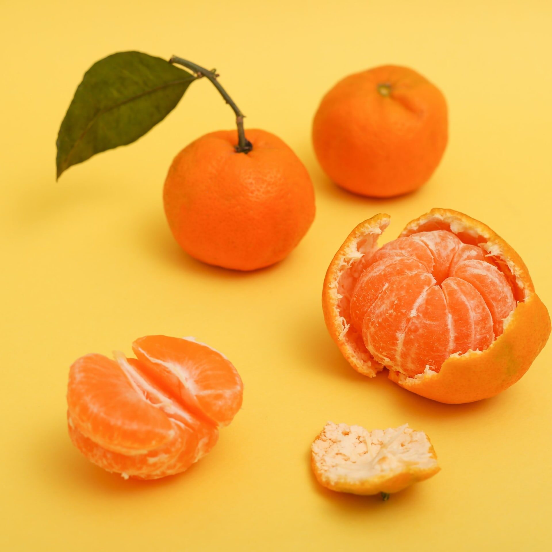 peeled orange divided into fractions