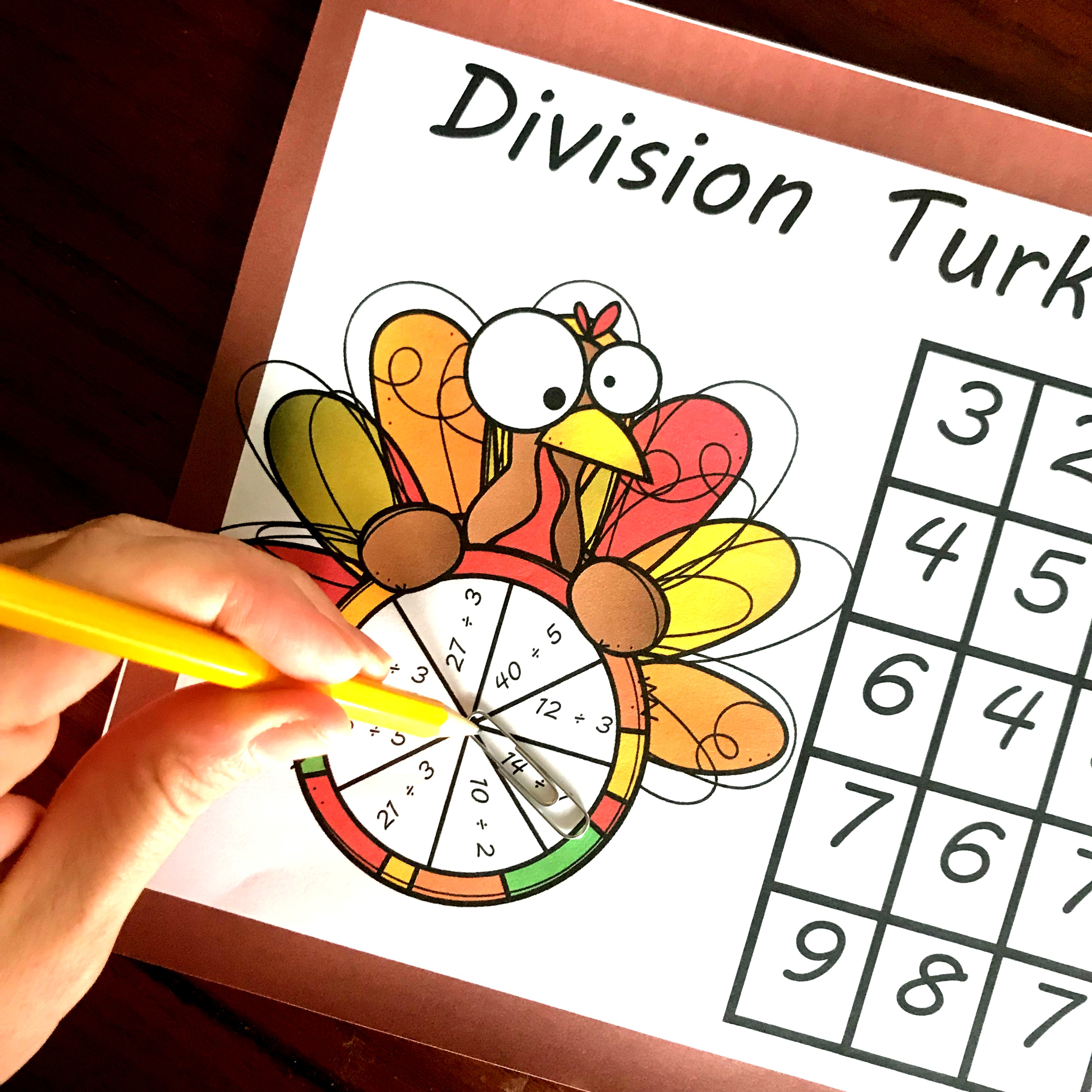 FREE Thanksgiving Division Game for Practicing Basic Division Facts | No Prep